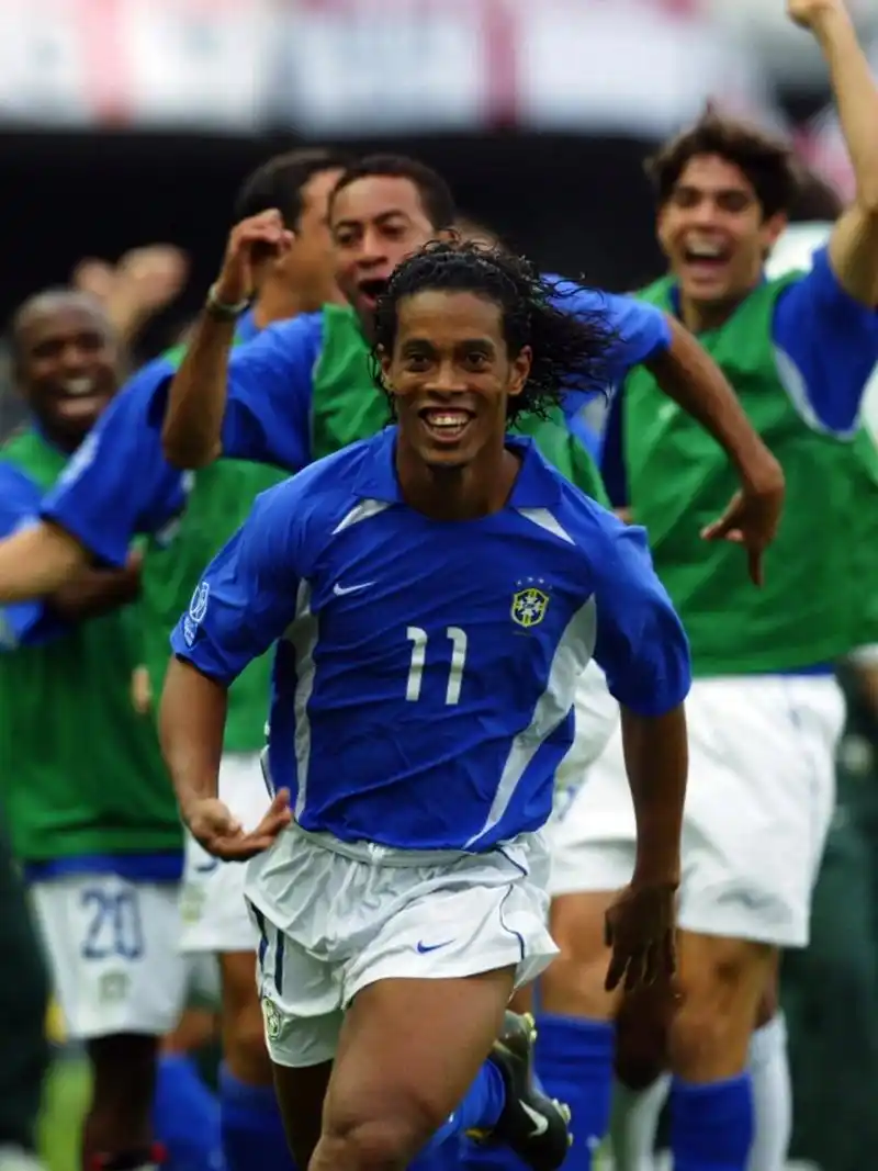 曼晚：主裁迫于压力解释了曼城的手球，原本根据规则不需这么做.